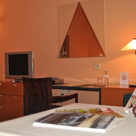Greenpark Hotel Sint-Pieters-Leeuw Extérieur photo