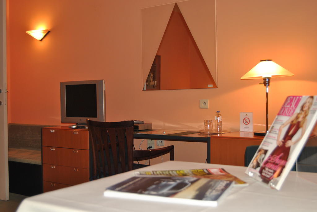 Greenpark Hotel Sint-Pieters-Leeuw Extérieur photo
