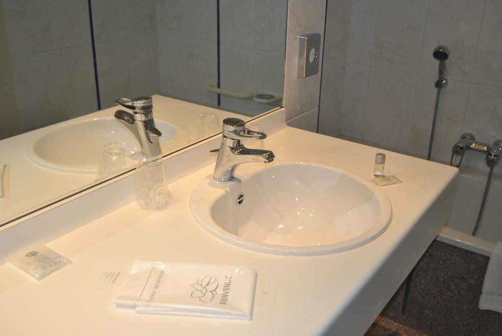 Greenpark Hotel Sint-Pieters-Leeuw Chambre photo